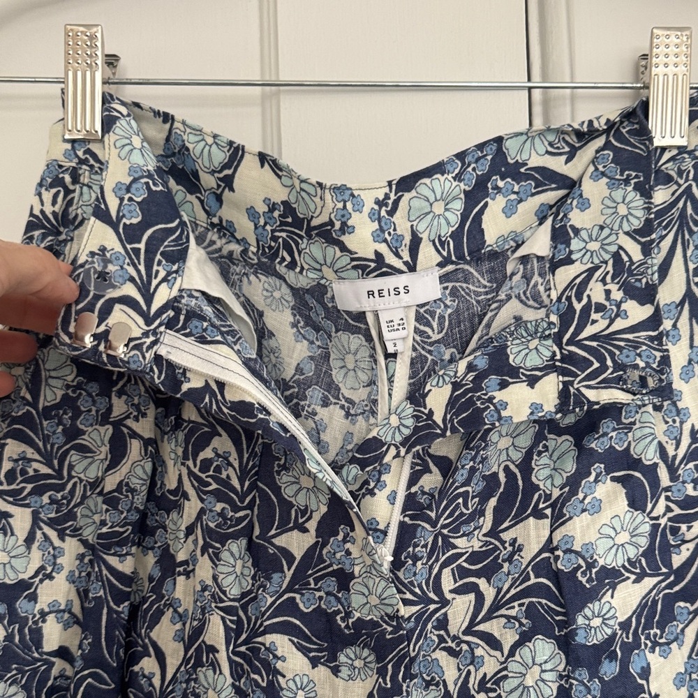 Reiss Blue Floral Women's Linen Shorts - Picture 3 of 7